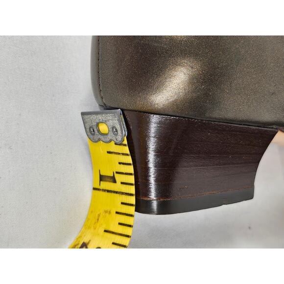 SALVATORE FERRAGAMO WOMEN’S BROWN PUMP – SIZE 3.5B – BRONZE PATENT TOE & GANCINI - Picture 14 of 14